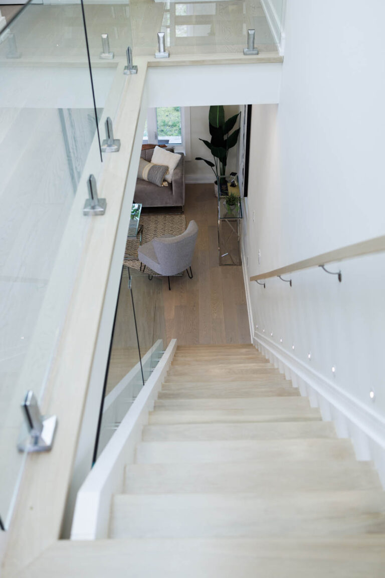 Glass-Railings-Staircase-Design