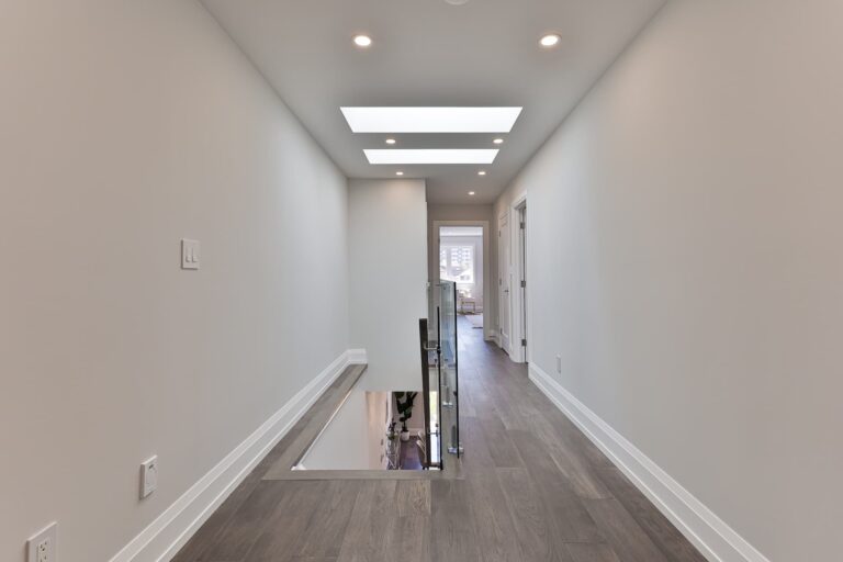 Modern-Hallway-Design-With-Lights-Decor