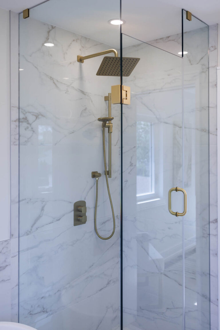 Modern-Shower-With-Frameless-Glass-Door