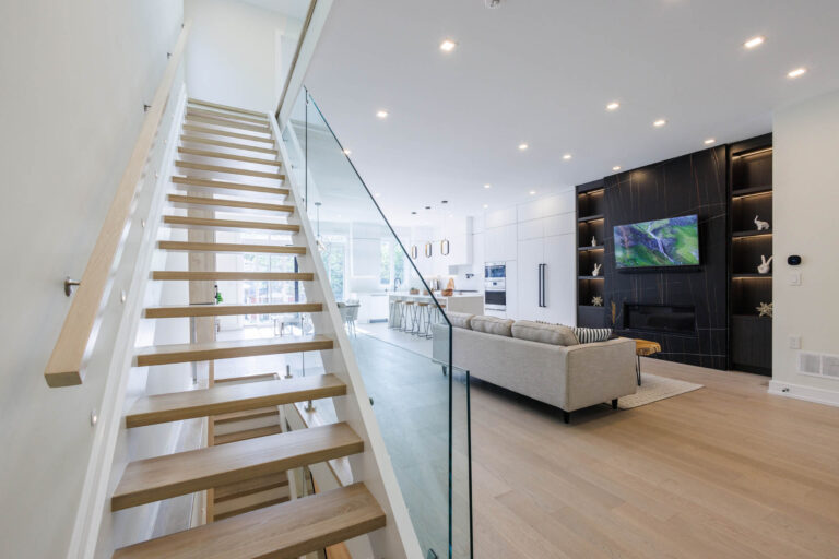 Open-Staircase-Design-With-Glass-Railings