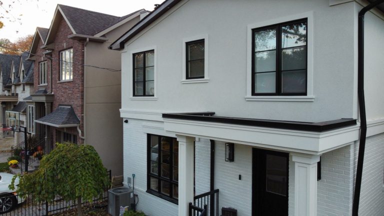 elegant-contemporary-home-with-white-facade